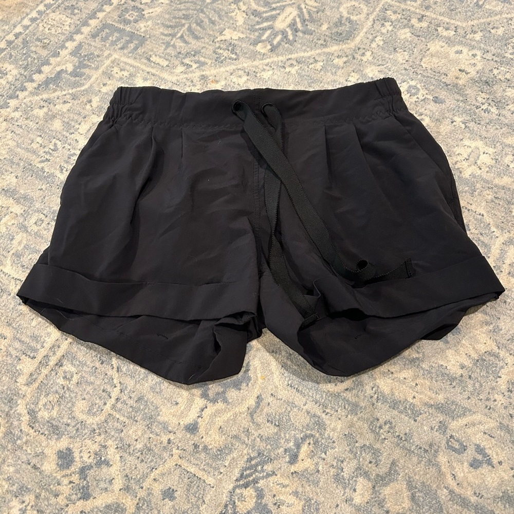 Lululemon 6 Black Spring Breaker Short Dressy